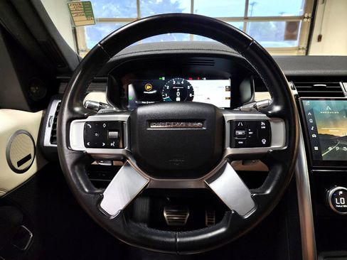 Used 2022 Land Rover Discovery S R-Dynamic image 33