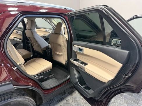 Used 2023 Ford Explorer Limited w/ Equipment Group 301A image 18