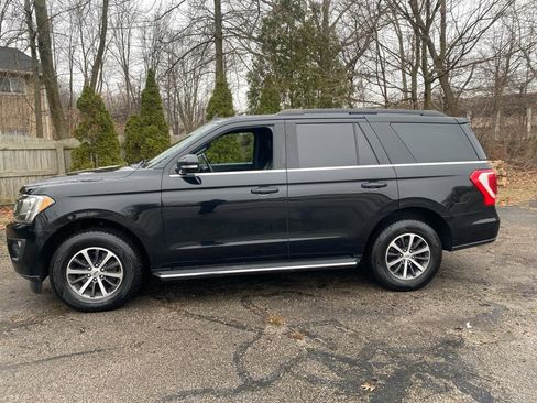 Used 2018 Ford Expedition XLT w/ Equipment Group 202A image 2
