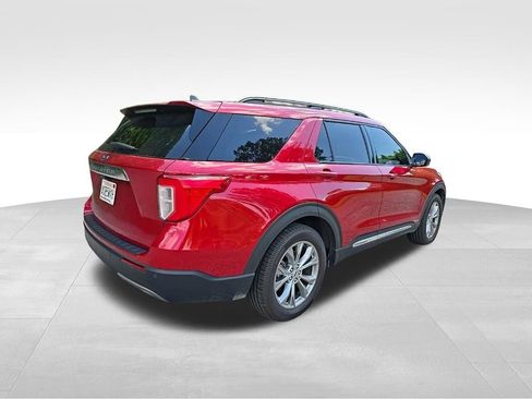 Used 2021 Ford Explorer XLT w/ Equipment Group 202A RWD image 14