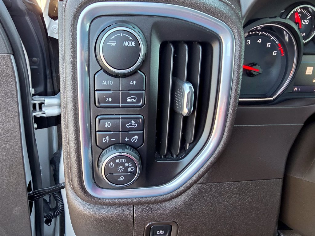 Used 2022 Chevrolet Silverado 1500 LTZ w/ LTZ Premium Package AWD/4WD image 21