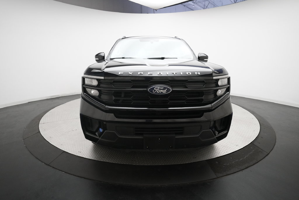 Used 2025 Ford Expedition Max Active AWD/4WD image 11