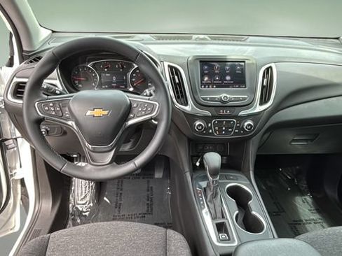 Used 2024 Chevrolet Equinox LT FWD image 10