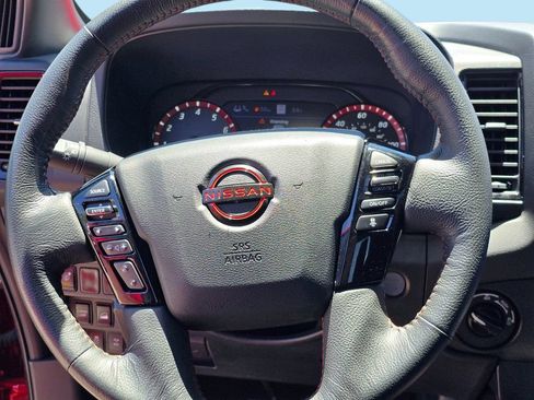 Used 2022 Nissan Frontier PRO-4X AWD/4WD image 16