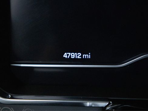 Used 2025 Chevrolet Silverado 1500 LT AWD/4WD image 10