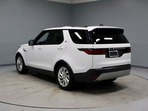 Used 2024 Land Rover Discovery S image 9