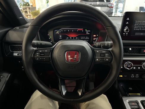 Used 2025 Honda Civic Type R image 9
