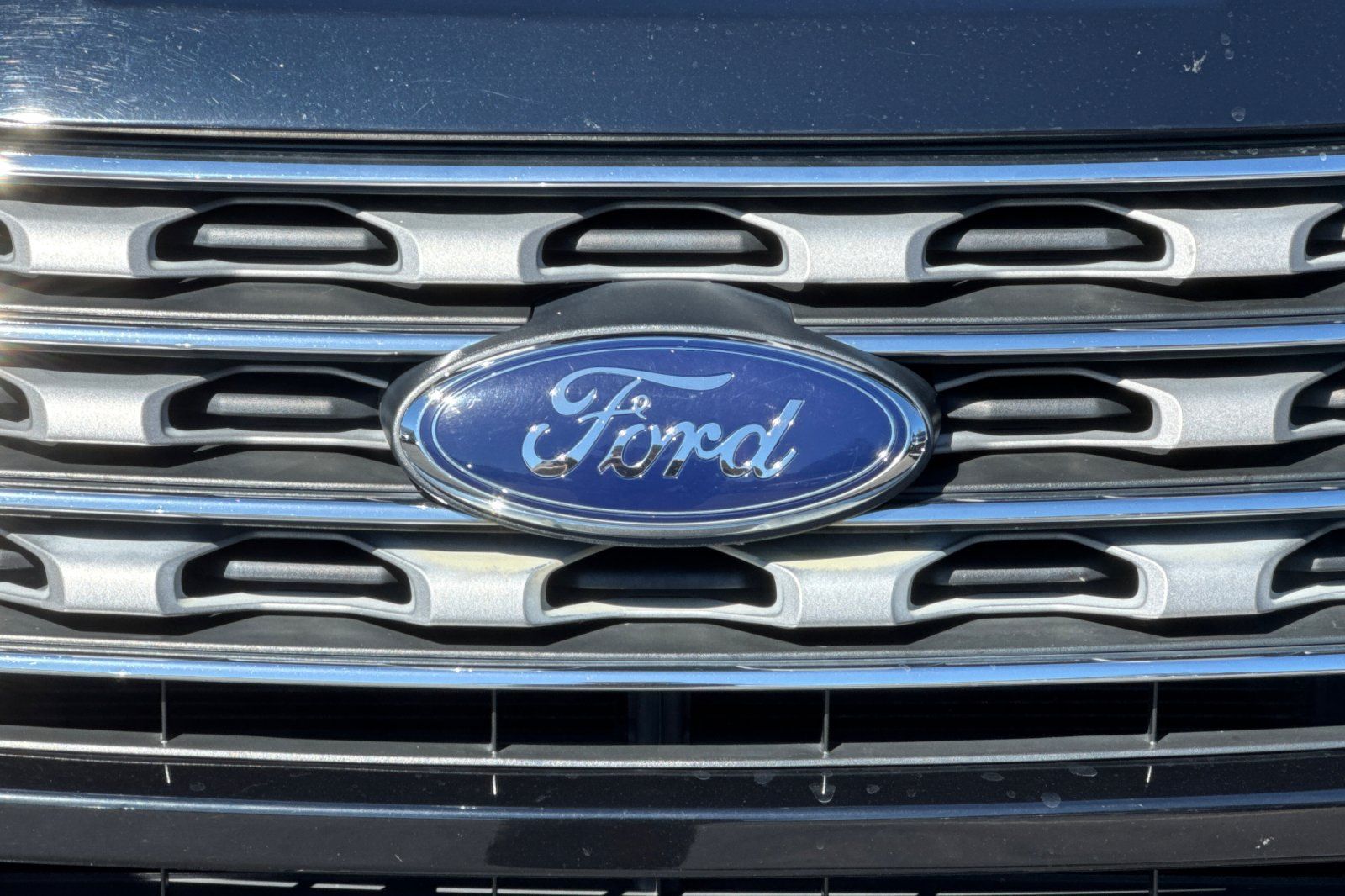 Used 2016 Ford Explorer XLT w/ Equipment Group 202A AWD/4WD image 45