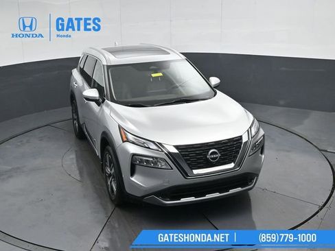 Used 2023 Nissan Rogue SL w/ SL Premium Package image 50