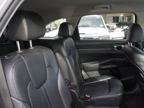 Used 2022 Kia Sorento S image 20