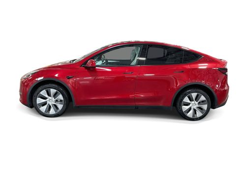 Certified 2023 Tesla Model Y AWD image 3