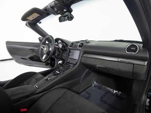 Certified 2021 Porsche 718 Boxster Spyder RWD image 31