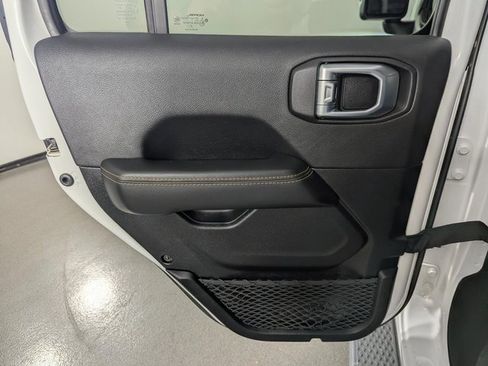 Used 2021 Jeep Gladiator High Altitude image 15