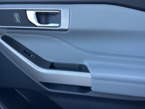 Used 2021 Ford Explorer XLT w/ Equipment Group 202A image 21