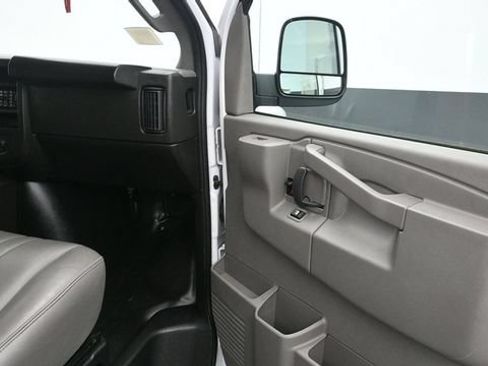 Used 2024 Chevrolet Express 3500 LS RWD image 16