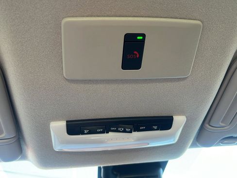 New 2025 Nissan Versa SR w/ Trunk Package image 25