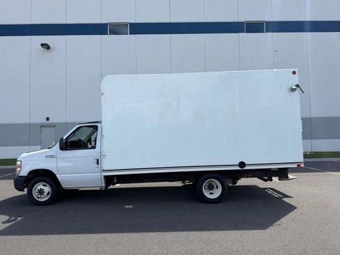 Used 2019 Ford E-350 and Econoline 350 Super Duty w/ Power Windows & Locks Group RWD image 8