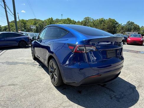 Used 2024 Tesla Model Y Long Range AWD/4WD image 3