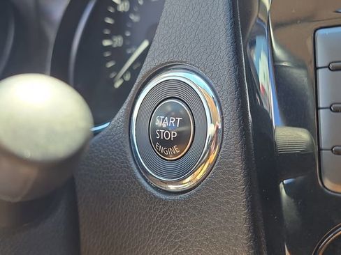 Certified 2020 Nissan Rogue SV image 28