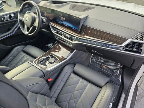 Used 2024 BMW X5 xDrive40i image 11