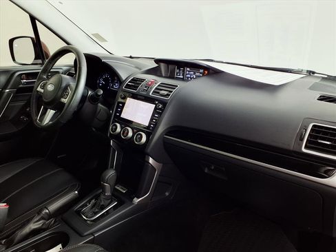 Used 2017 Subaru Forester 2.5i Touring image 9