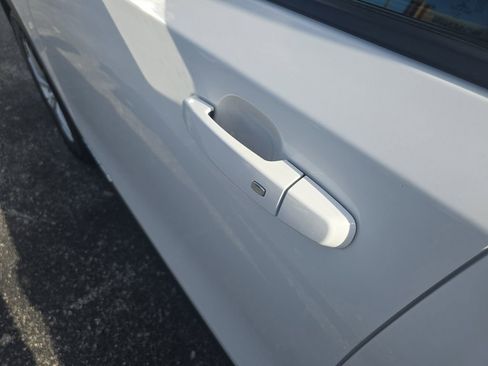 Used 2021 GMC Terrain SLE image 10