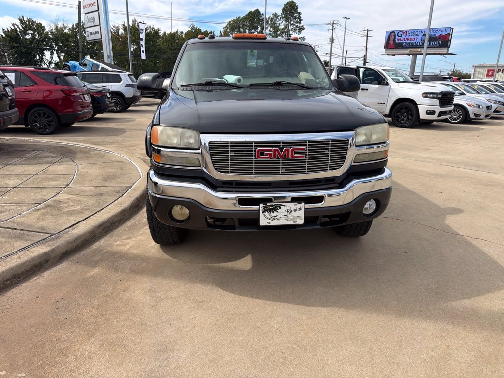Used 2005 GMC Sierra 2500 SLT w/ Heavy-Duty Power Package AWD/4WD image 4