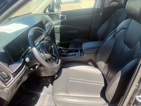 Used 2024 Kia Sorento S FWD image 24