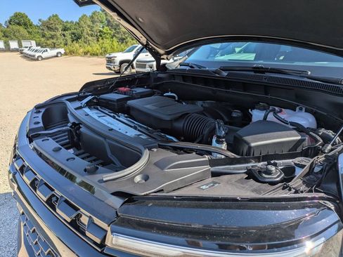 New 2026 Chevrolet Suburban LS w/ LS Custom Edition AWD/4WD image 40