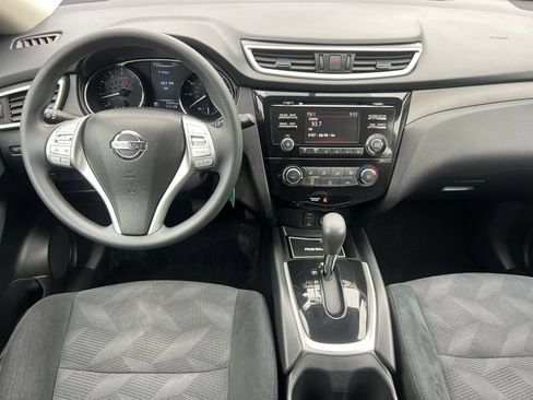 Used 2016 Nissan Rogue S FWD image 2
