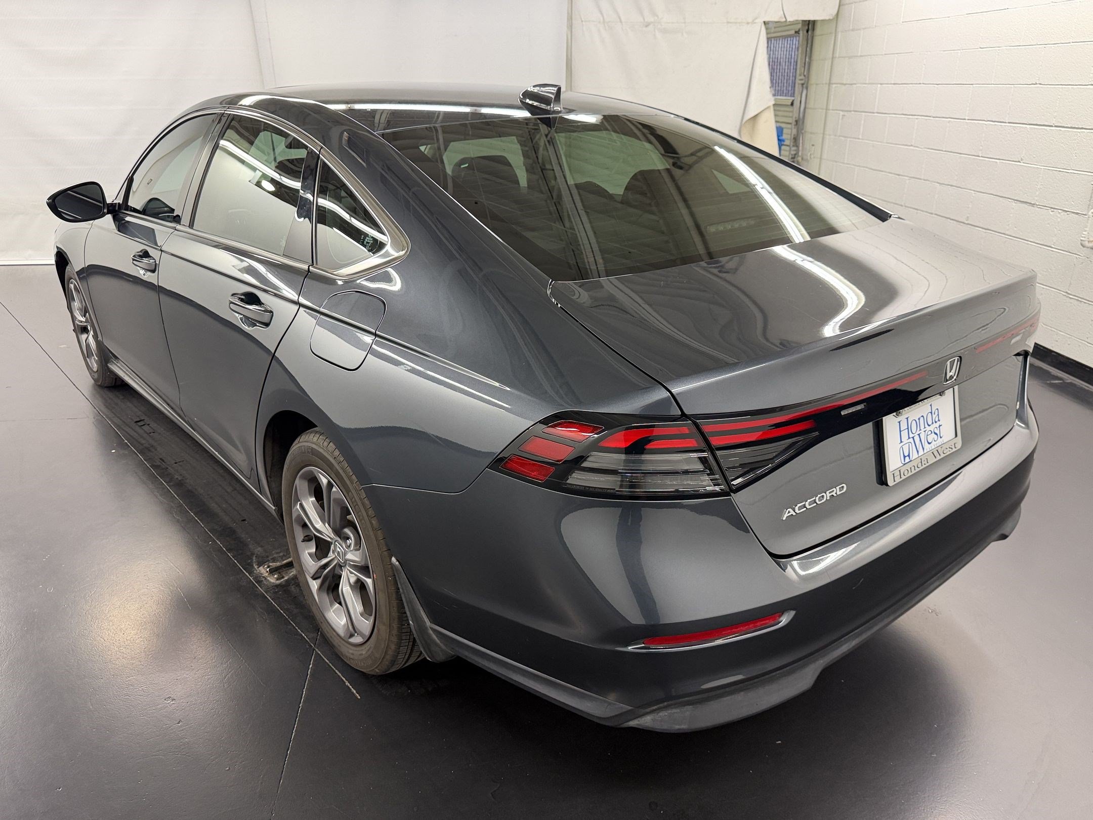 Certified 2023 Honda Accord EX image 3