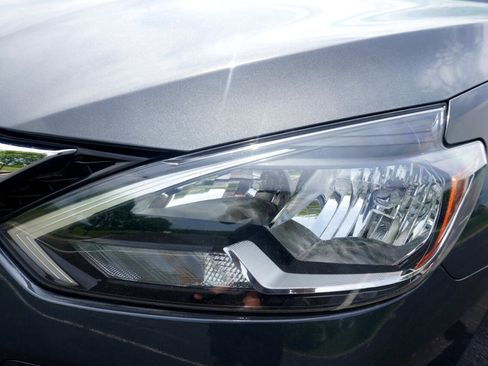 Used 2017 Nissan Sentra SV w/ Style Package image 10