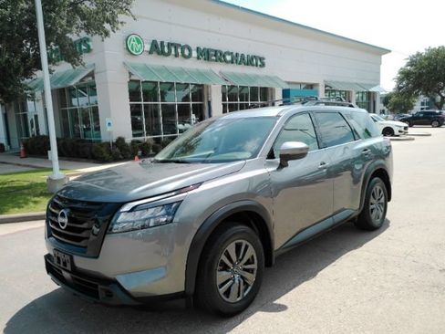 Used 2024 Nissan Pathfinder SV w/ Black Appearance Package FWD image 1