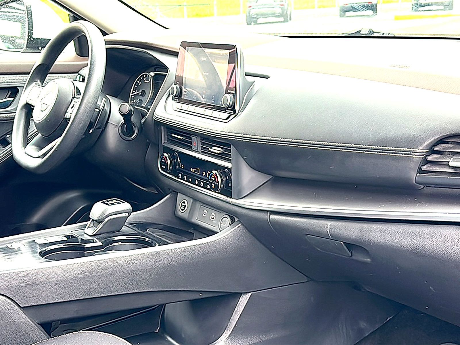 Used 2023 Nissan Rogue SV FWD image 22