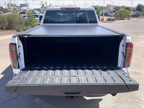 Used 2025 GMC Sierra 2500 AT4 w/ AT4 Premium Plus Package AWD/4WD image 18