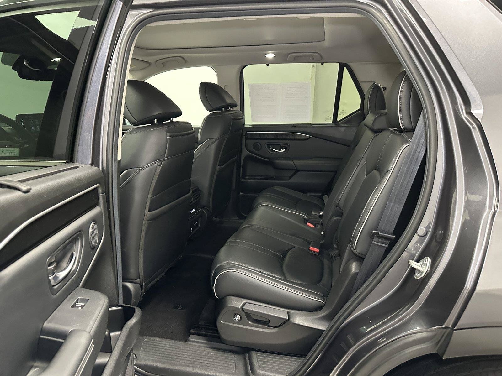 Certified 2024 Honda Pilot Elite image 32