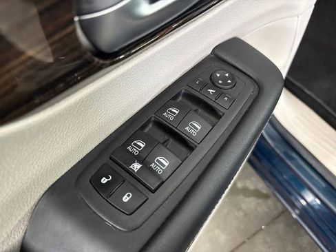 Used 2023 Chrysler Pacifica Limited w/ Uconnect Theater Family Group AWD/4WD image 26