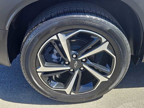 Used 2023 Chevrolet TrailBlazer RS w/ Sun and Liftgate Package AWD/4WD image 9