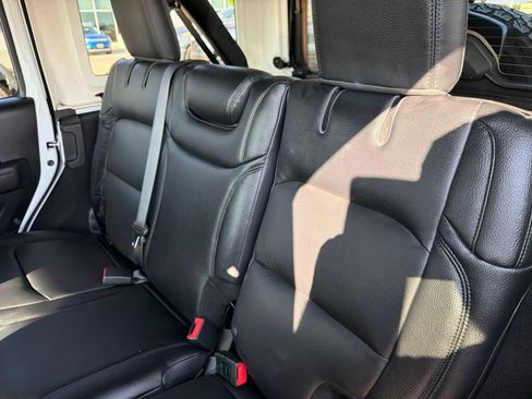 Used 2022 Jeep Wrangler Unlimited Sport AWD/4WD image 18