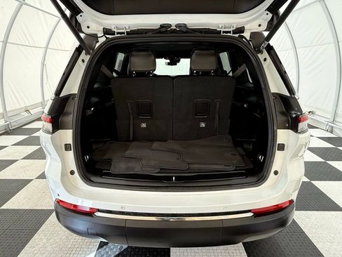 Used 2024 Jeep Grand Cherokee L Limited w/ Luxury Tech Group II image 4
