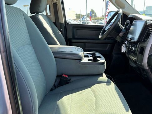 Used 2018 RAM 3500 Tradesman w/ Chrome Appearance Group image 11