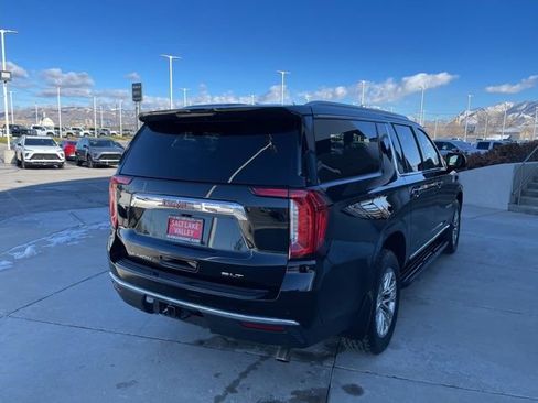 Used 2022 GMC Yukon XL SLT w/ SLT Premium Package image 6