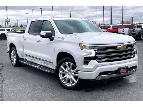 Used 2024 Chevrolet Silverado 1500 High Country w/ High Country Premium Package AWD/4WD image 2
