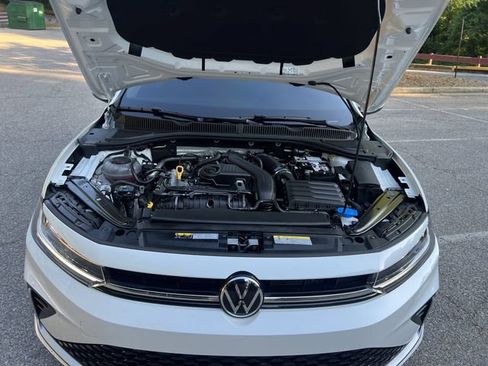 Used 2025 Volkswagen Jetta SE FWD image 13