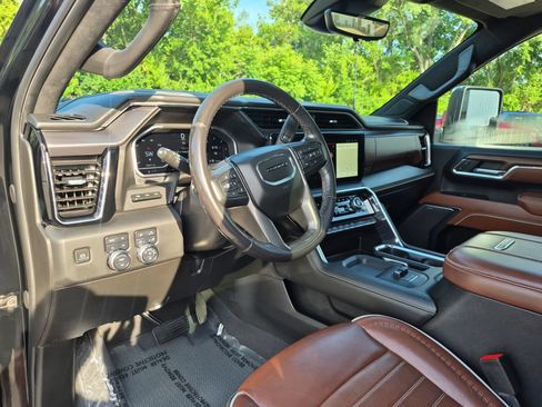 Used 2024 GMC Sierra 2500 Denali Ultimate AWD/4WD image 11