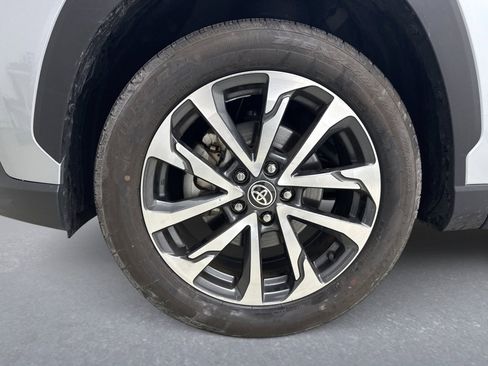 Used 2023 Toyota Corolla Cross XLE image 20