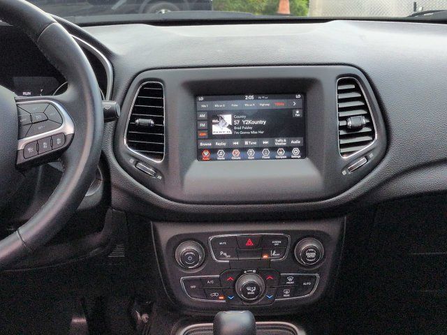 Used 2020 Jeep Compass Latitude FWD image 18