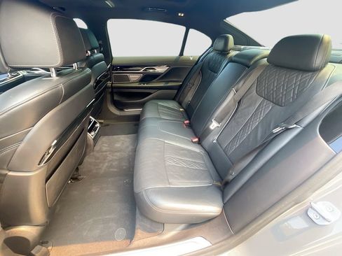 Used 2020 BMW 740i w/ M Sport Package RWD image 26