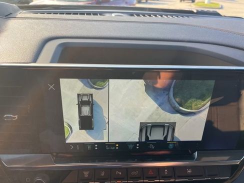 Used 2025 Chevrolet Silverado 3500 High Country w/ High Country Premium Package image 28