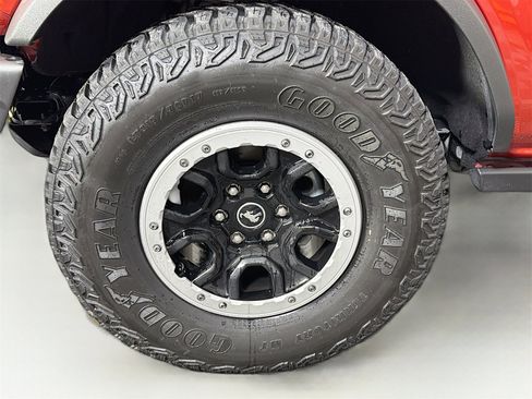 Used 2022 Ford Bronco Badlands w/ Sasquatch Package image 32